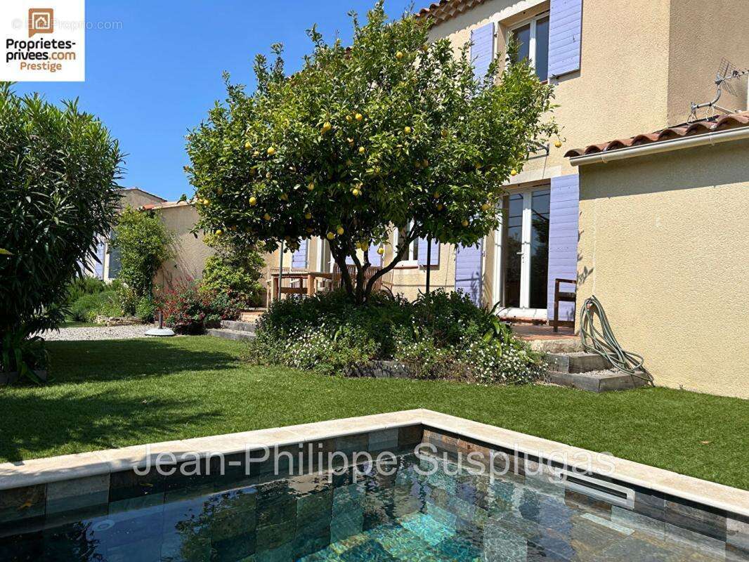 Maison à SAINT-CYR-SUR-MER