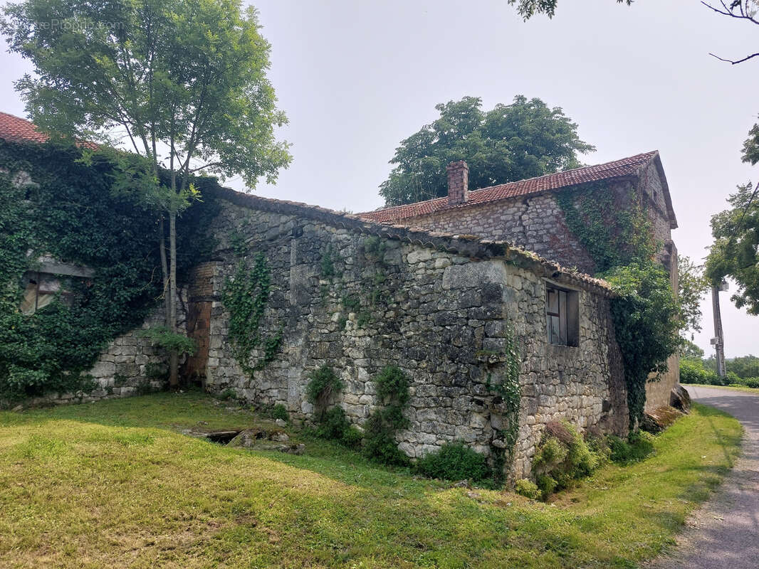Maison à BAGAT-EN-QUERCY