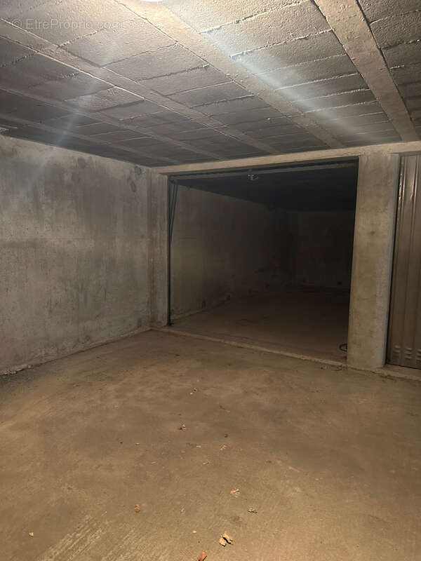 Parking à SAINT-HILAIRE-DE-RIEZ