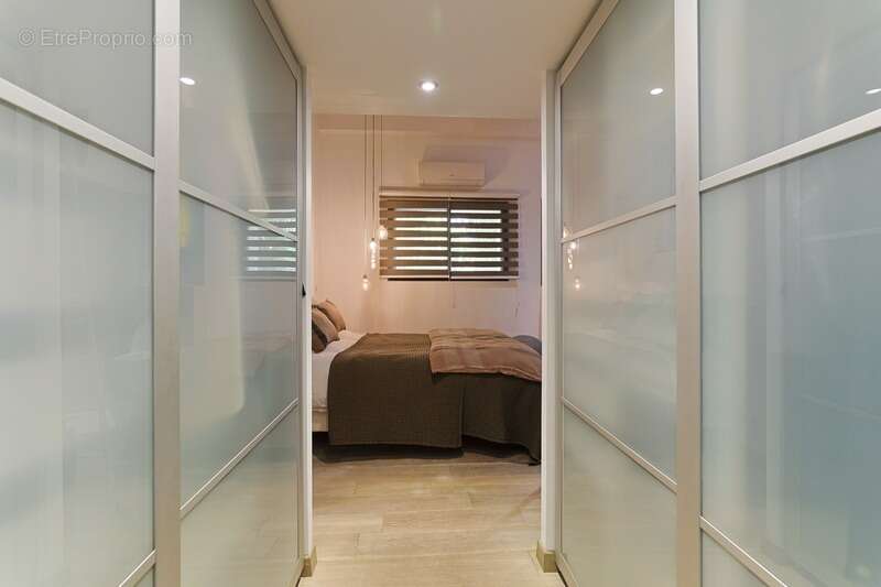 Magnifique PROPRIETE : Maison De Maître Et  Deux Dépendances (  17 Pièces / 400 M² )  Située à VERARGUES (34) DEDIEE A UN PROJET - photo 13