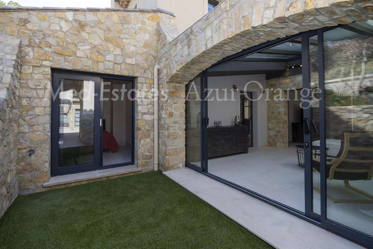 Grimaud - Villa d'exception avec piscine au pied du village de grimaud - photo 4