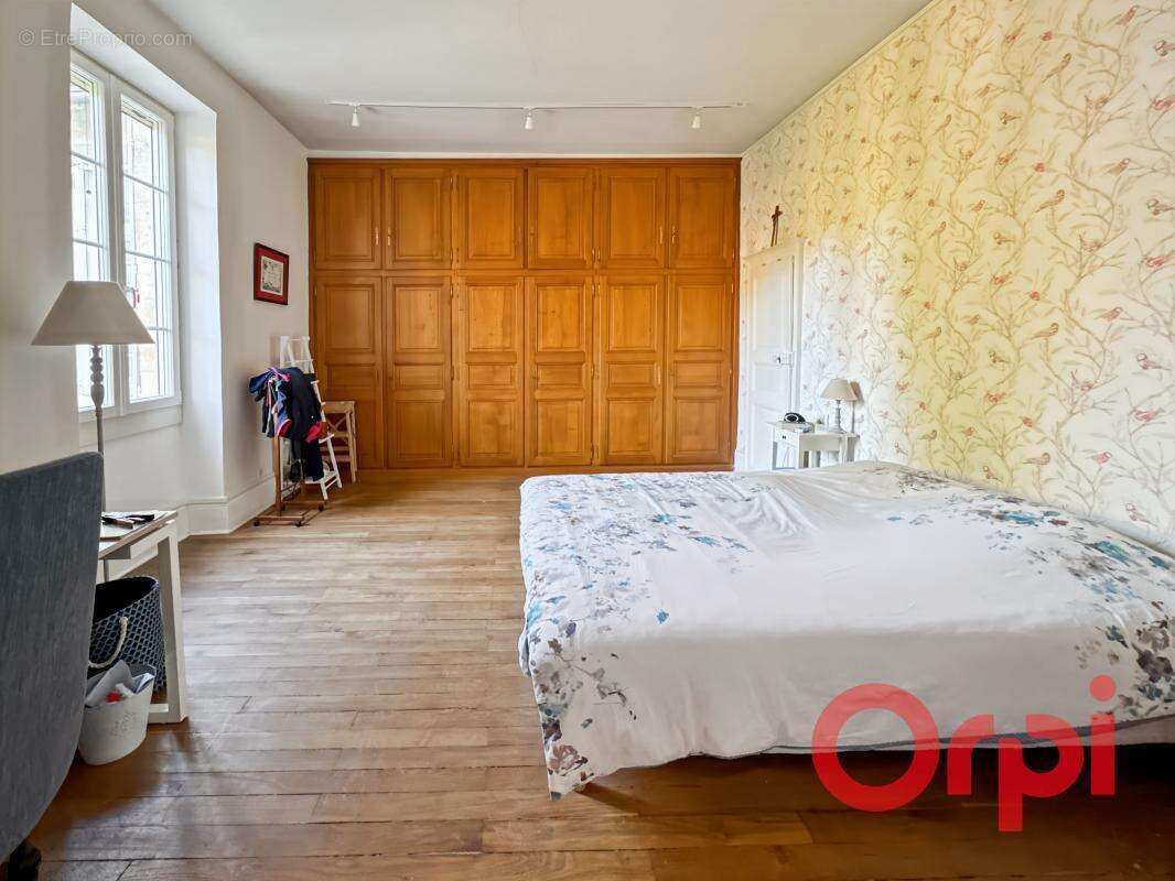 Maison à SAINT-AMAND-MONTROND