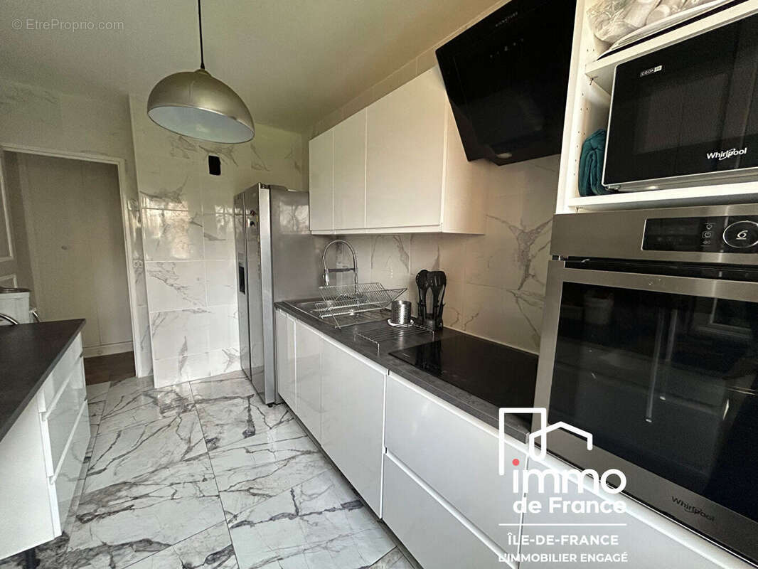 Appartement à SAINTE-GENEVIEVE-DES-BOIS