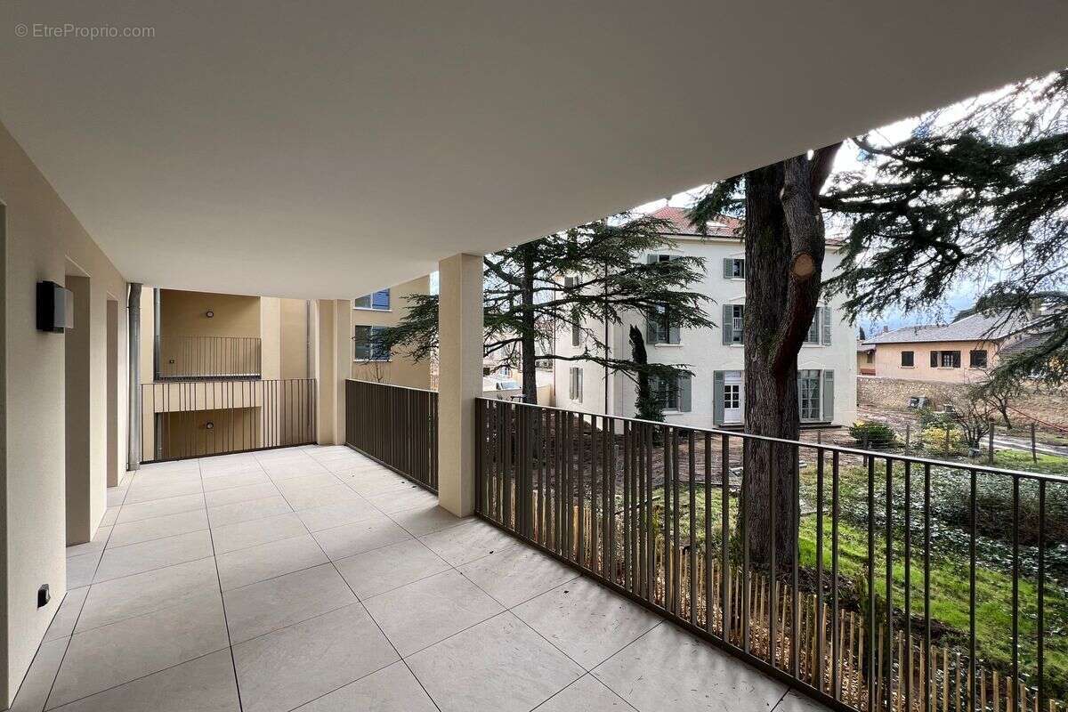 Appartement à MILLERY