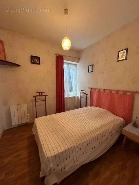 Maison à LA CHAPELLE-AUX-NAUX