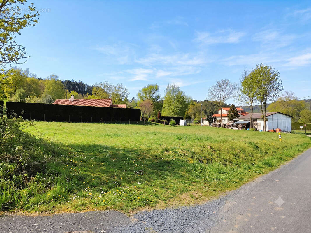 Proche de Coubon centre - photo 2