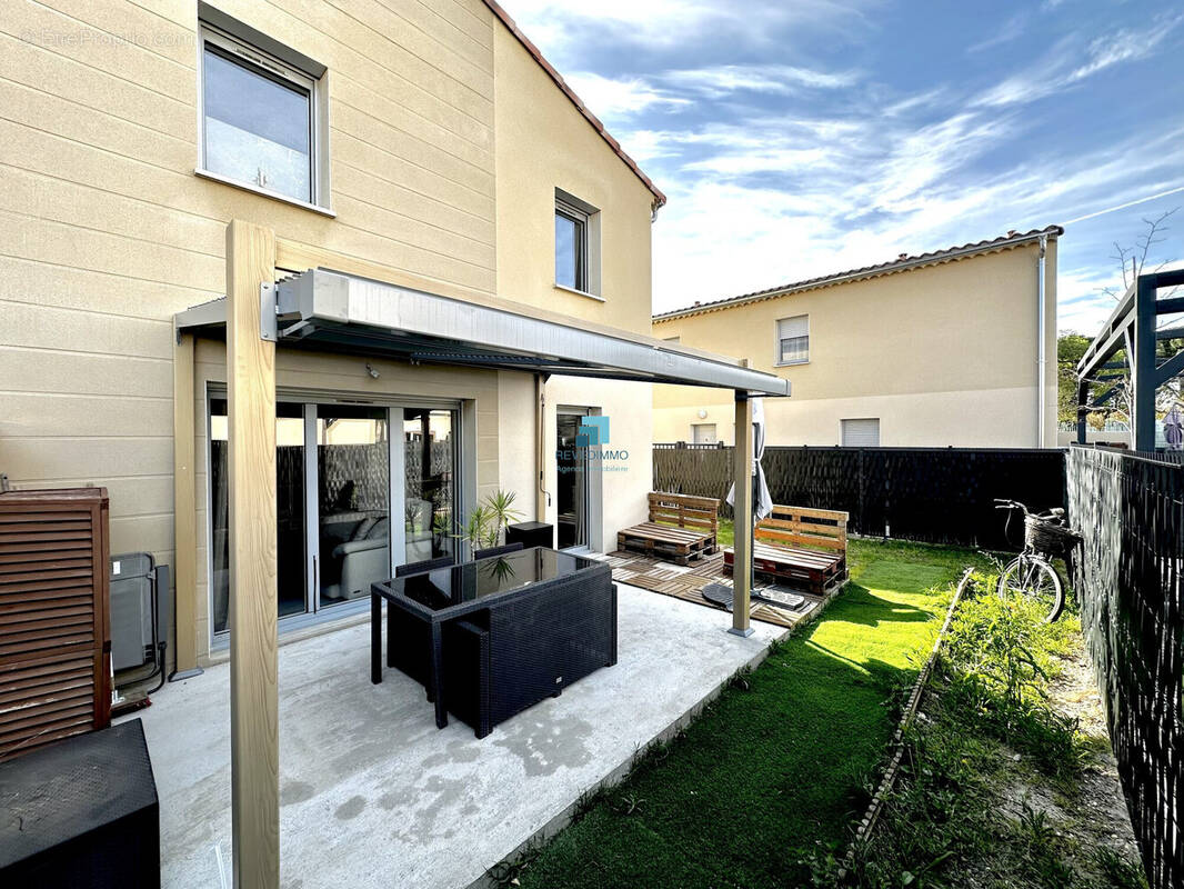 Maison à LE PONTET