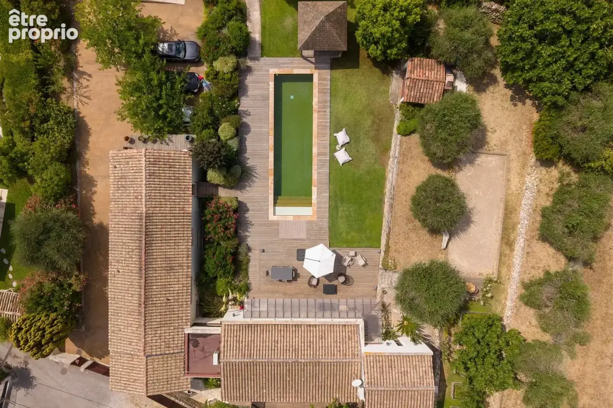 MOUGINS - Élegante bastide renovée de 1887  – Quartier résidentiel au calme à proximité des commerces - photo 16