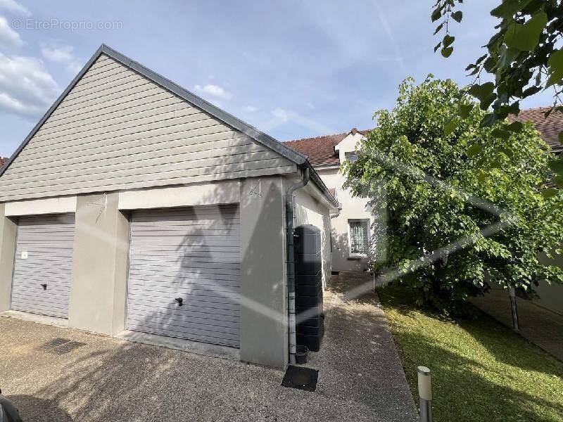 Maison à EVRY-GREGY-SUR-YERRE