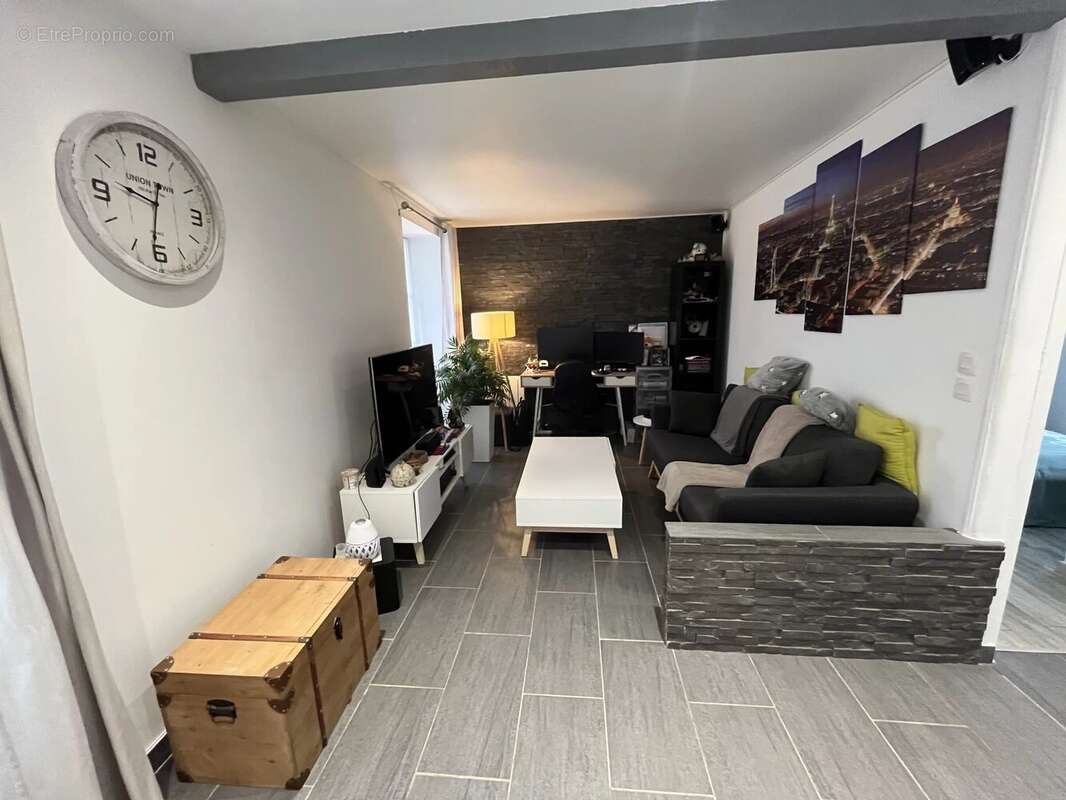 Appartement à DAMPIERRE-EN-YVELINES