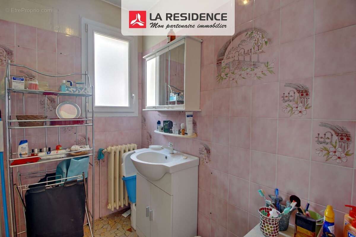 Maison à COURCELLES-SUR-SEINE