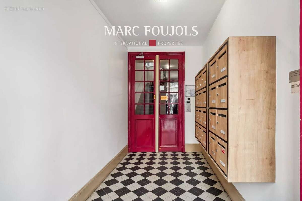 Appartement à PARIS-16E