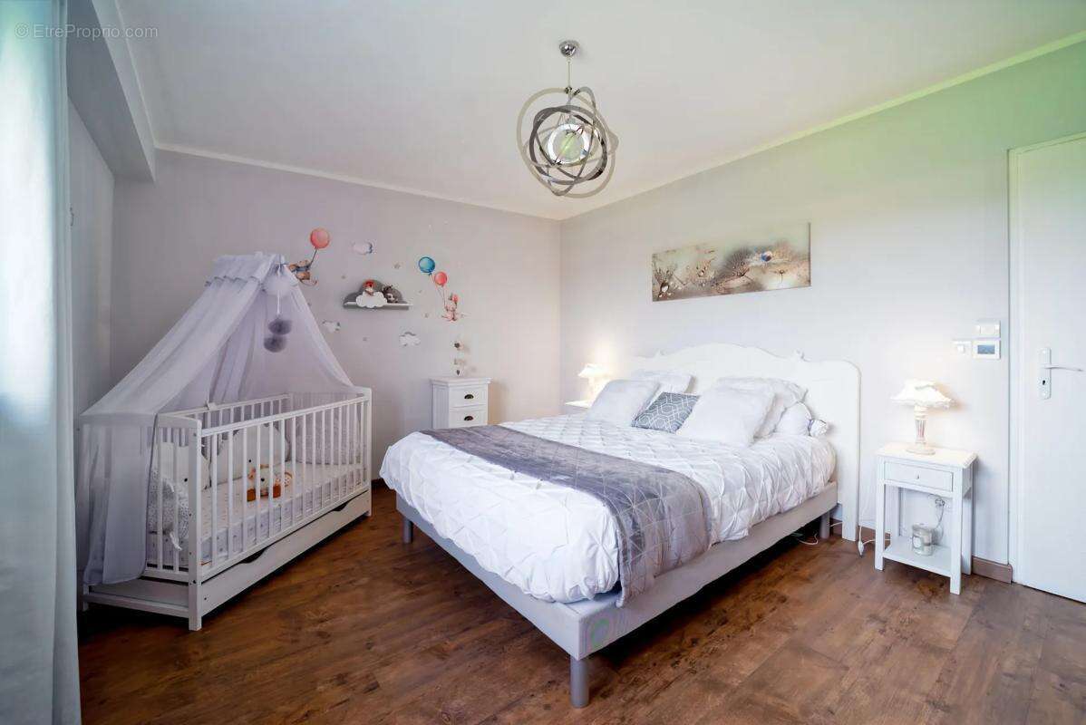 Maison à DOMPIERRE-SUR-VEYLE