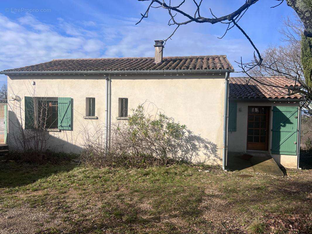 Maison de plain-pied avec piscine et terrain de plus d'1 hectare ,Secteur Barjac - photo 3