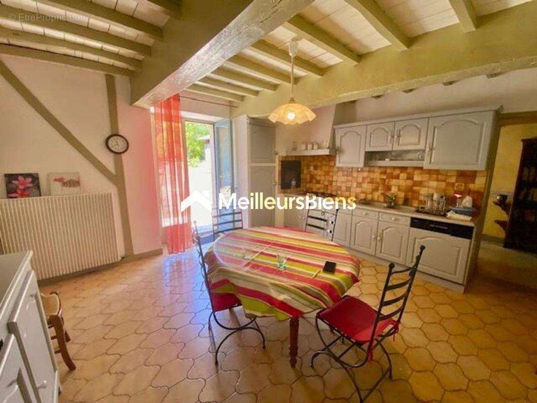 Maison à SAINT-CLAR