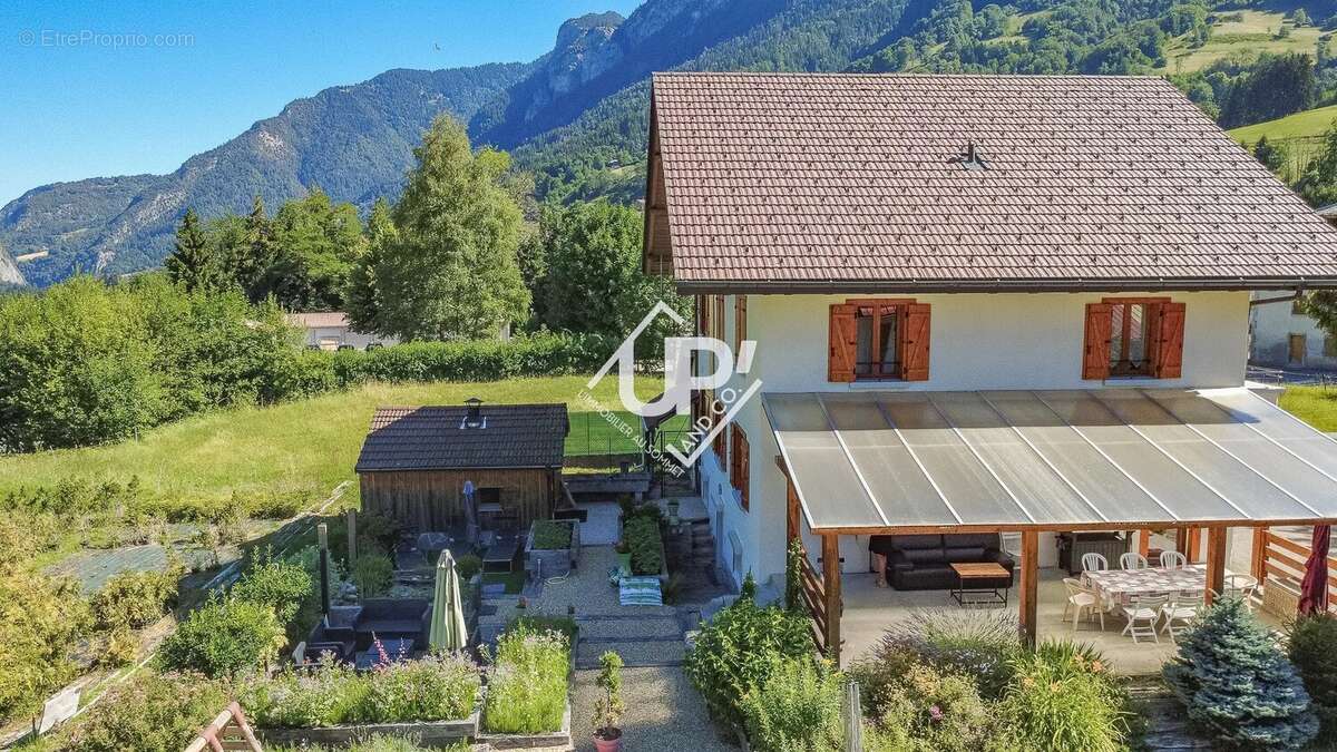 Maison à BONNEVILLE