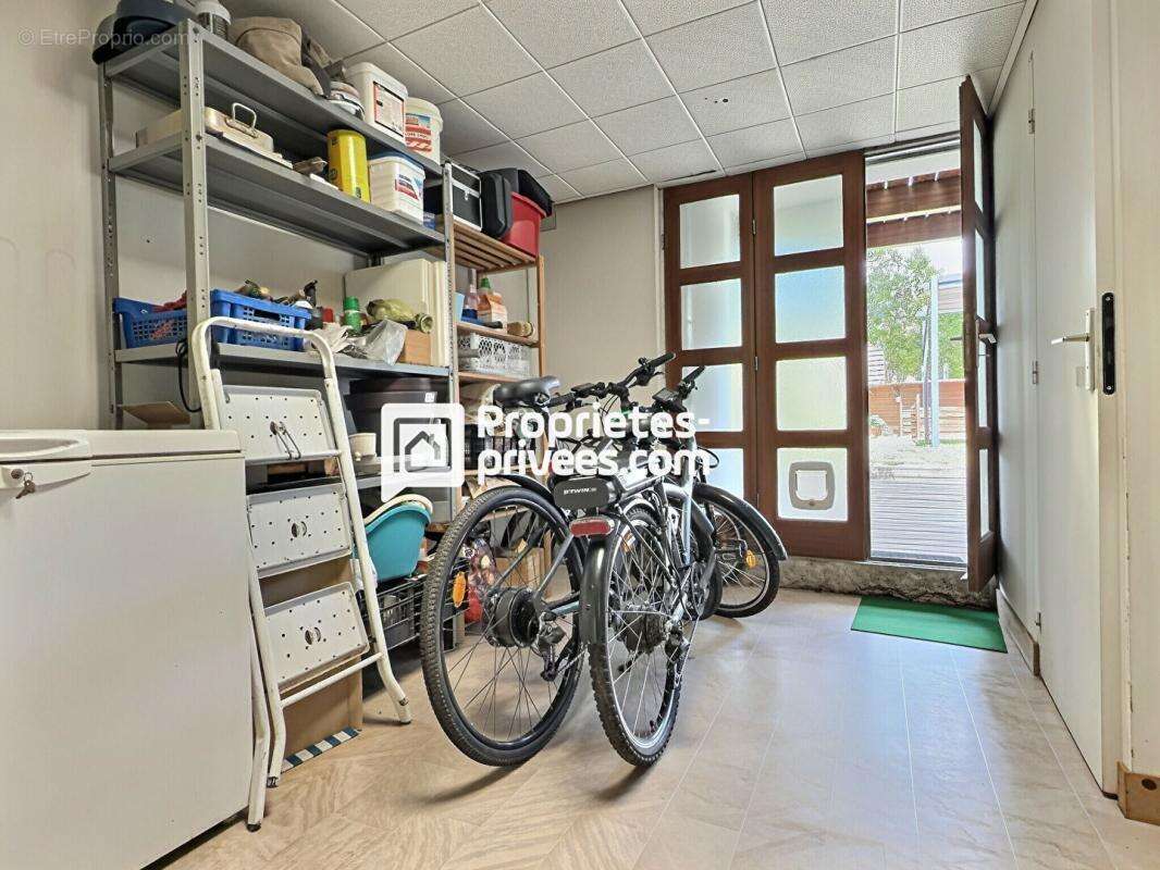 Maison T6 d'env. 161.5 m2 avec 5 ch. avec jardin et piscine sur PERIGUEUX (24000) - photo 13