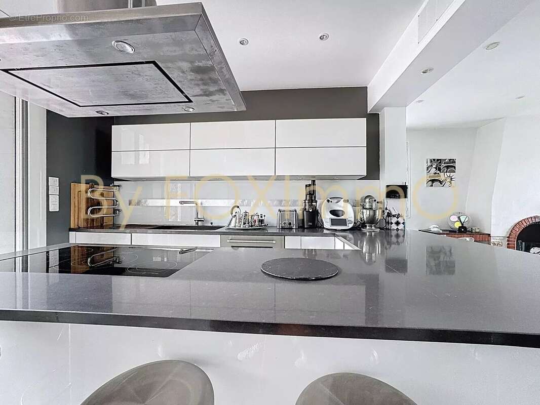 Appartement à SAINT-LAURENT-DU-VAR