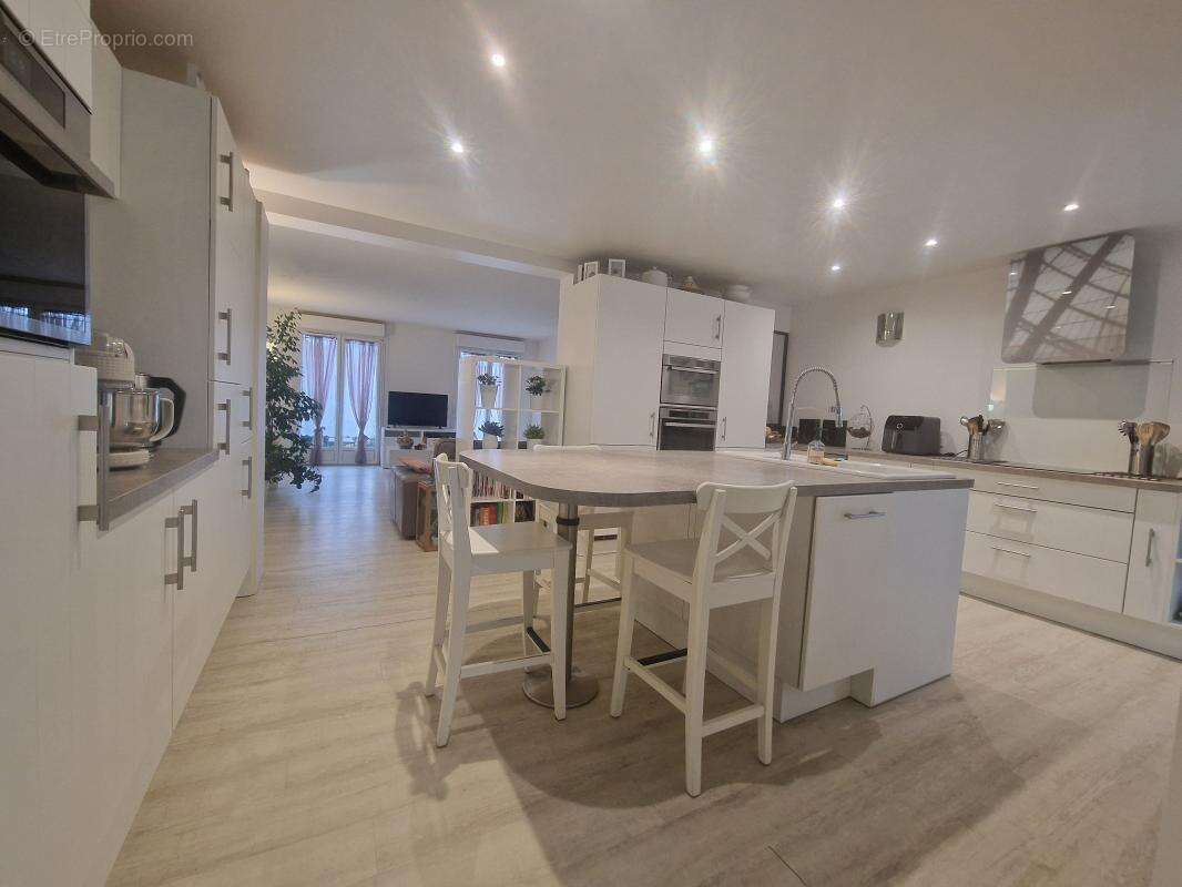 Maison à VAIRES-SUR-MARNE