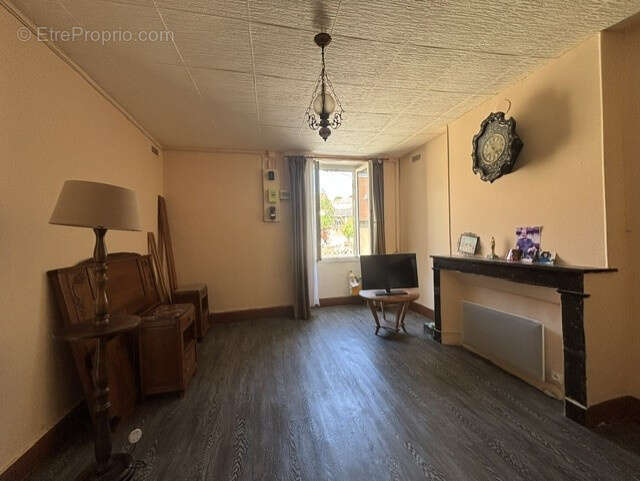 EXCLUSIVITE  à AUTUN,2 apopartements, cave, jardin privatif et greniers. - photo 7