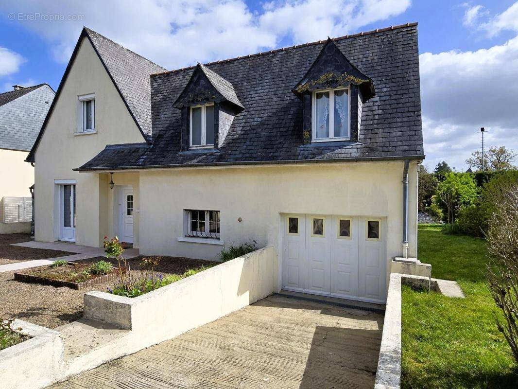 Maison à MEZANGERS