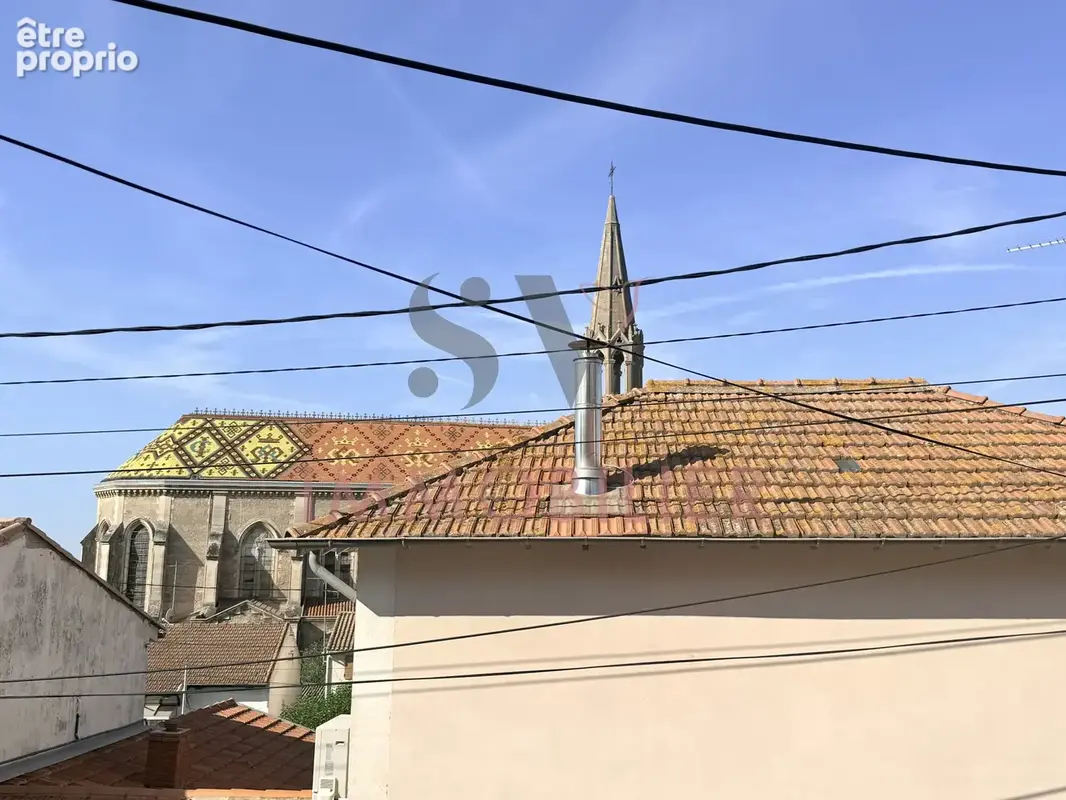 BÉZIERS — Maison à fort potentiel avec jardin et garage. - photo 12
