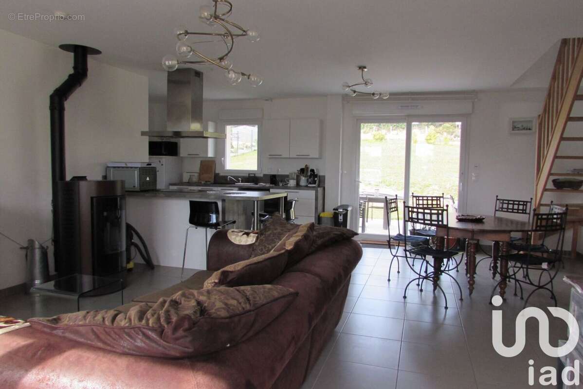 Photo 3 - Maison à BEAUMONT-EN-VERON