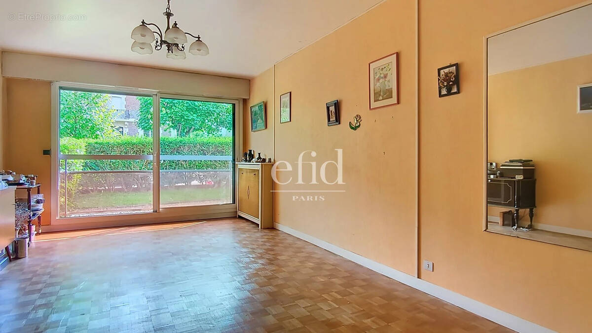 Appartement à ISSY-LES-MOULINEAUX