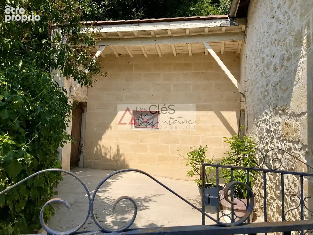 Authentique maison en pierre de plain-pied   112 m2   4 chambres   Terrain de 1 105 m2 - photo 2