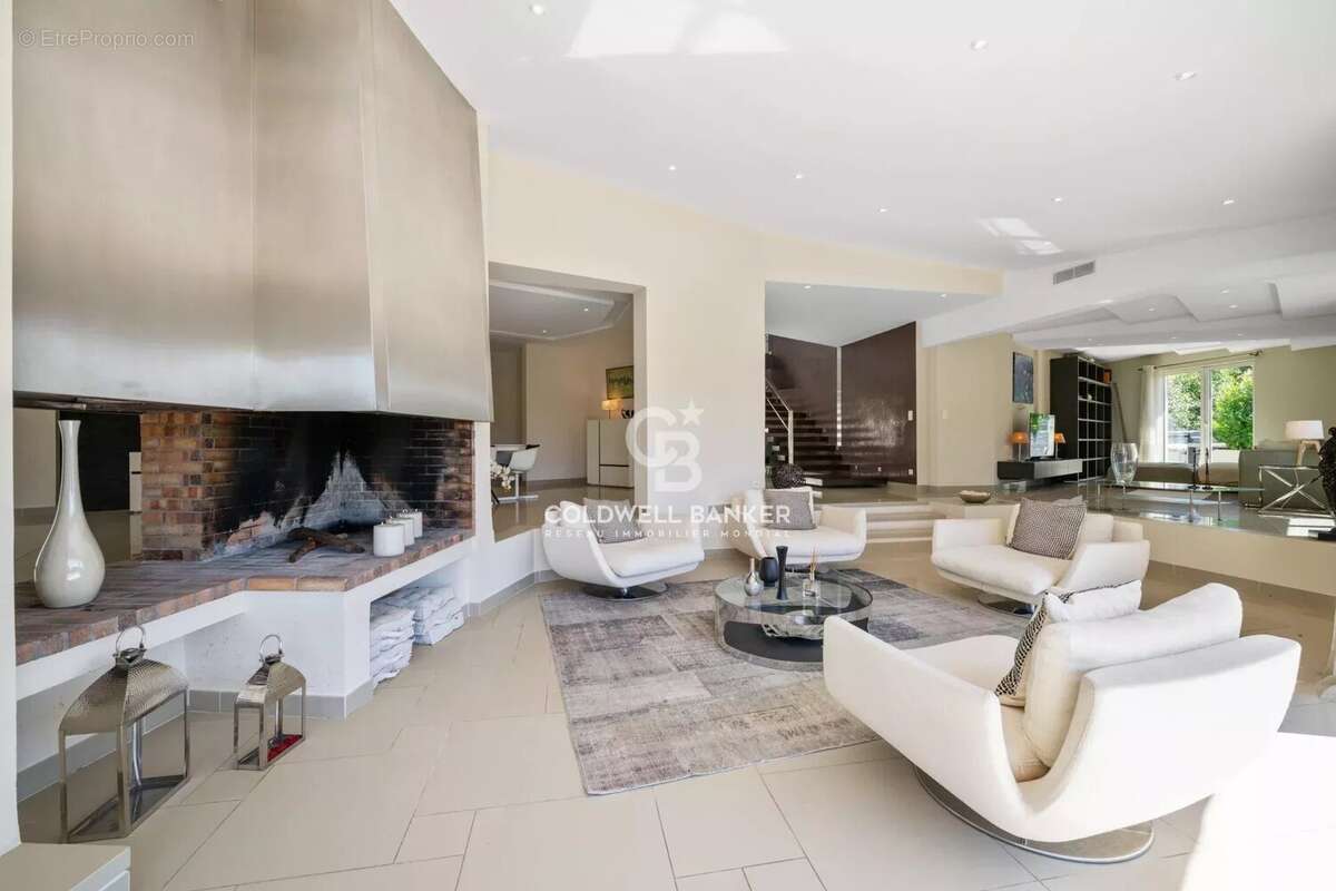 Maison à MOUGINS