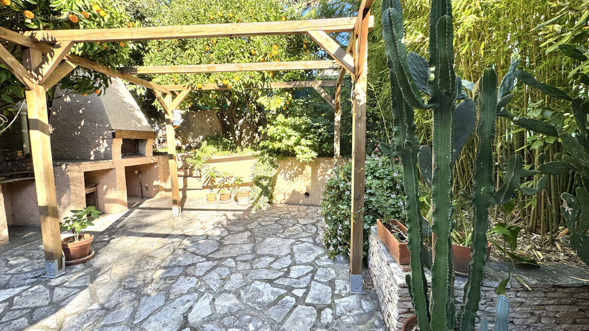 Maison à LA VALETTE-DU-VAR