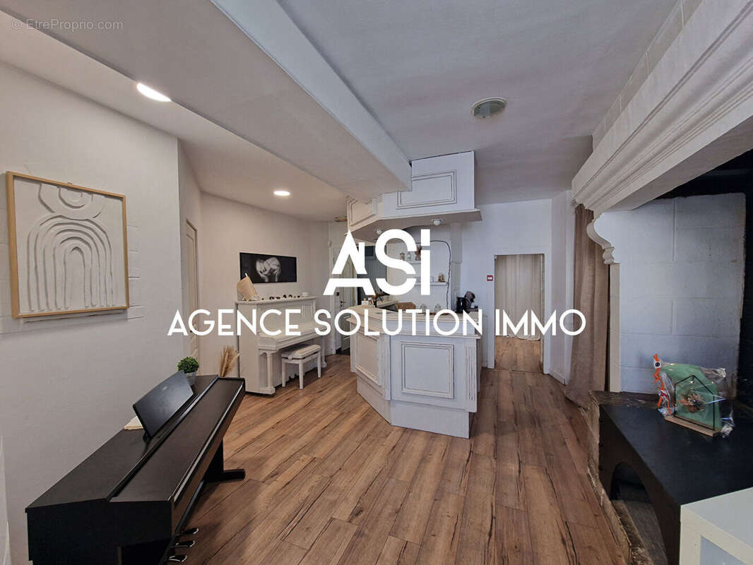 Maison à COSSE-LE-VIVIEN