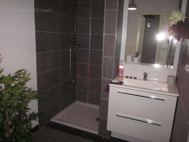 Appartement F2 en R+2 - photo 4