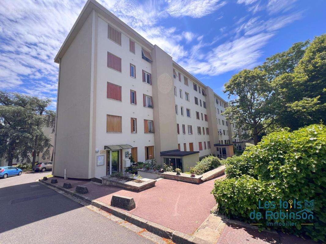 Appartement à LE PLESSIS-ROBINSON