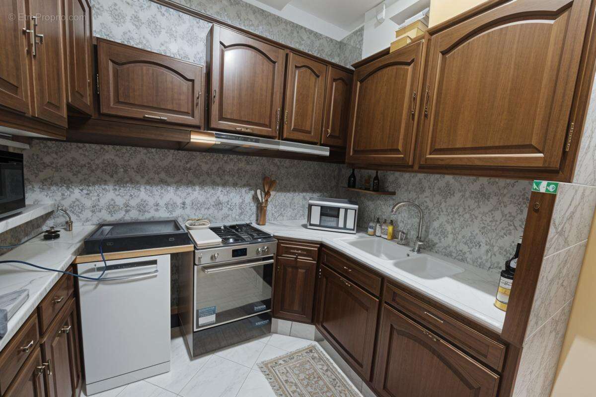 Appartement à MARSEILLE-2E