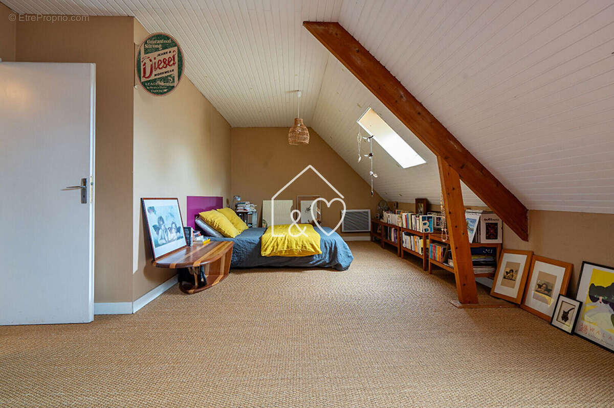 Maison à SAINT-ETIENNE-DE-MONTLUC