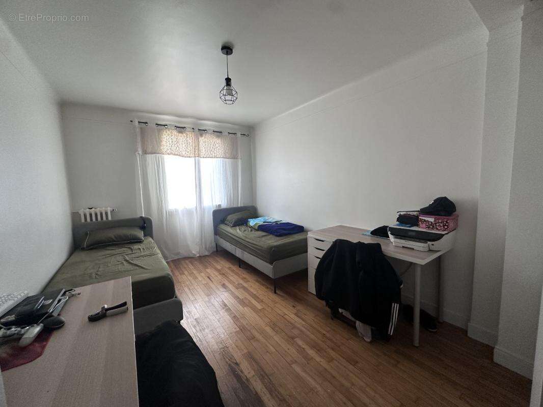 Appartement à VILLETANEUSE