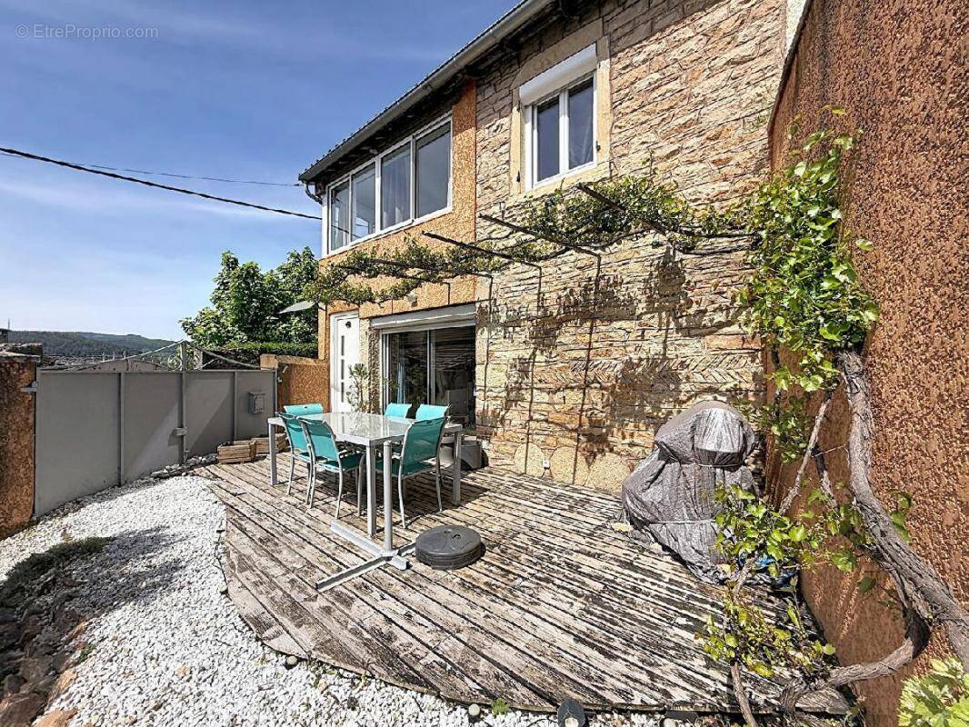 Maison à LA ROCHE-VINEUSE
