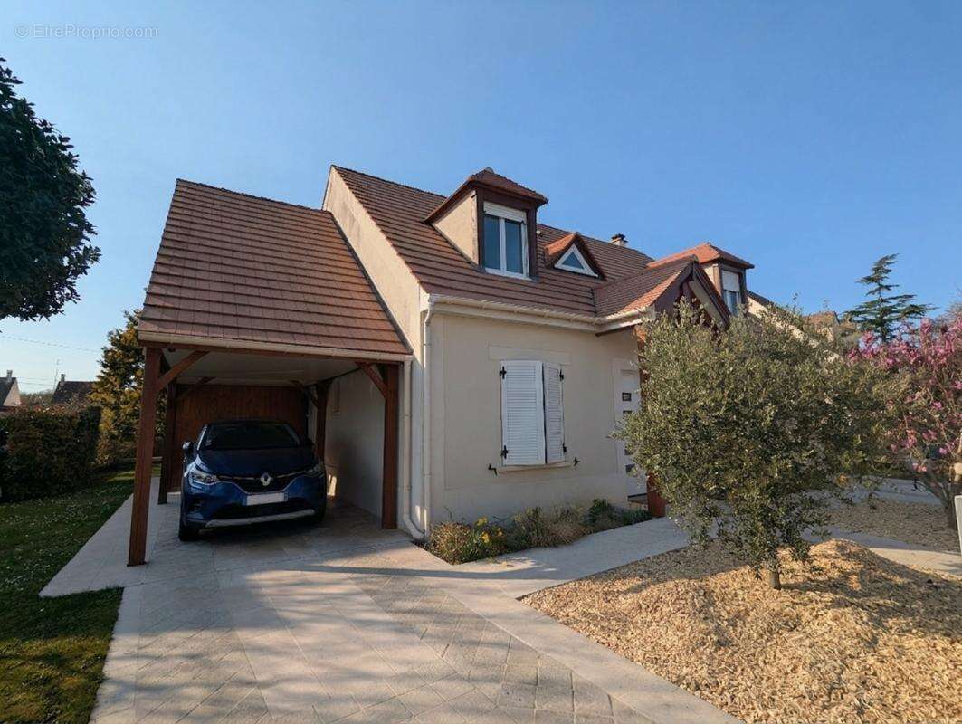 Maison à MAROLLES-EN-HUREPOIX