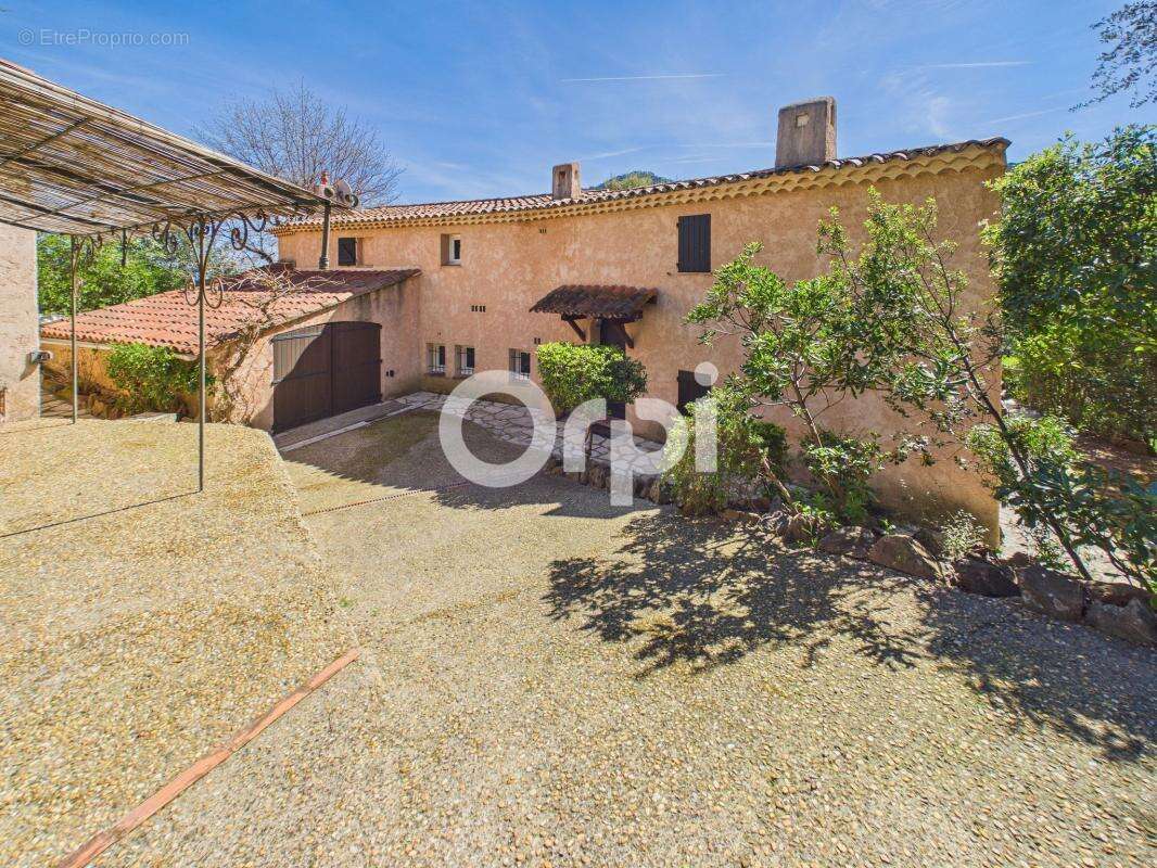 Maison à FREJUS