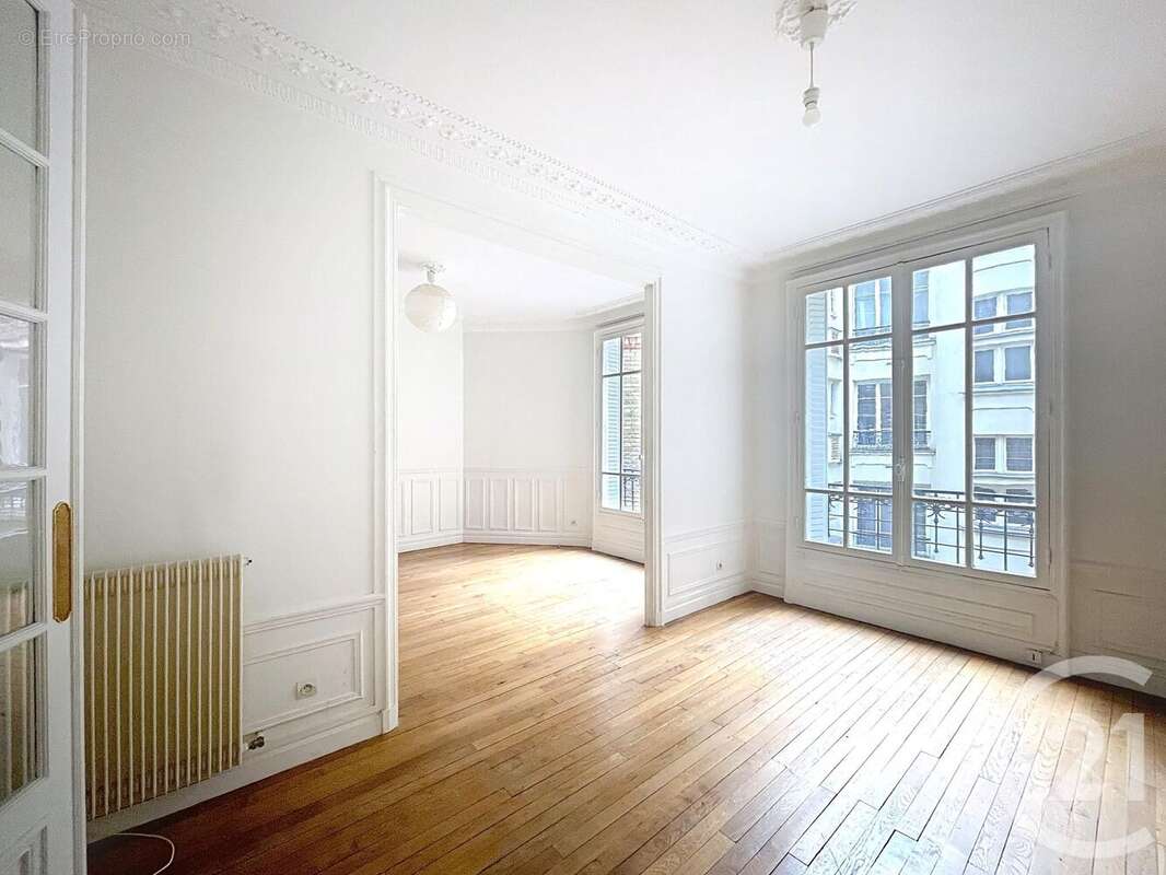 Appartement à PARIS-14E