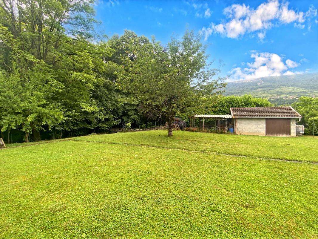 Maison à MONTAGNIEU