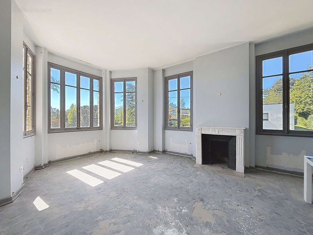 Appartement à MONT-SAINT-AIGNAN