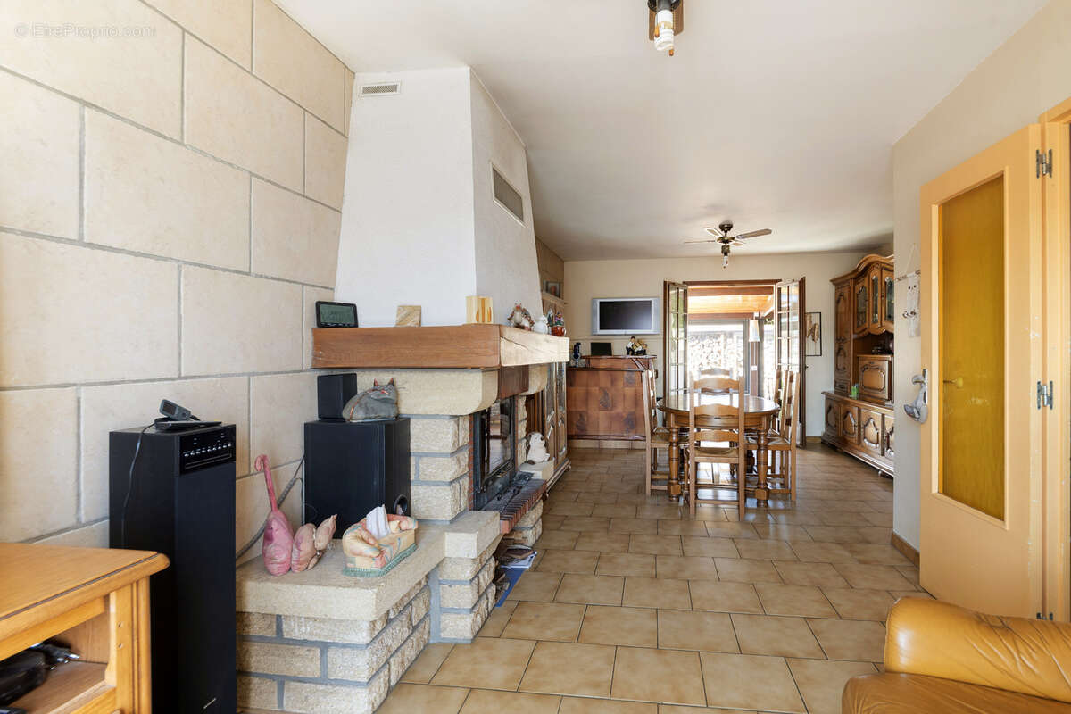 Maison à D&#039;HUISON-LONGUEVILLE