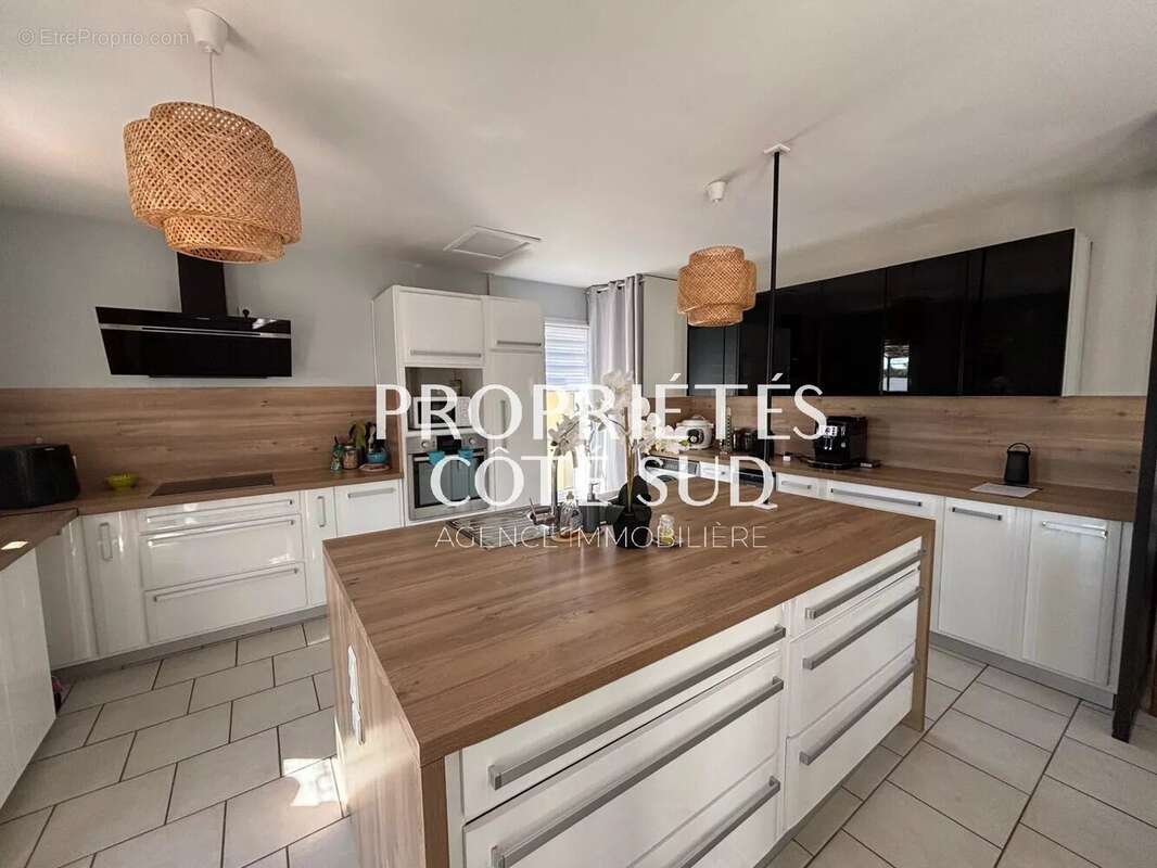 Maison à ROCHEFORT-DU-GARD