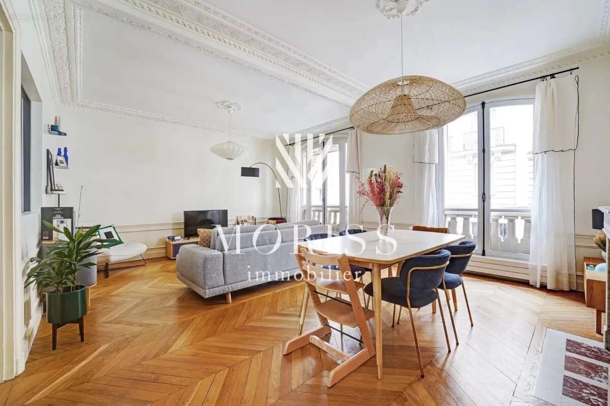 Appartement à PARIS-17E