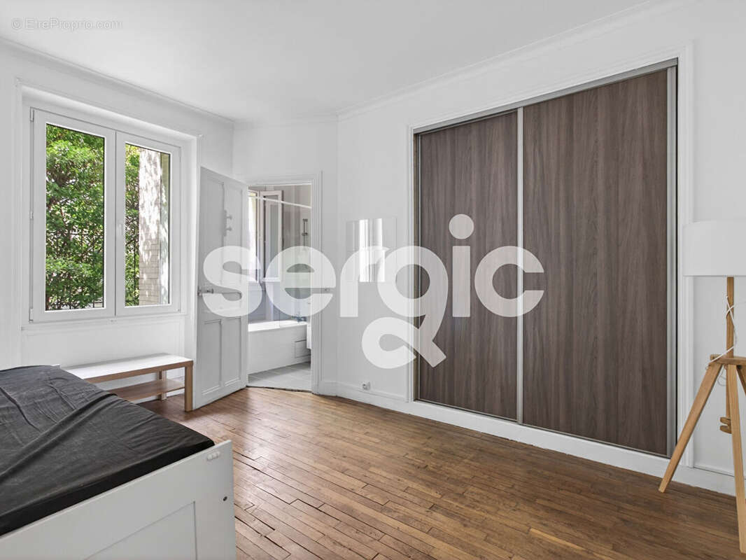 Appartement à PARIS-14E