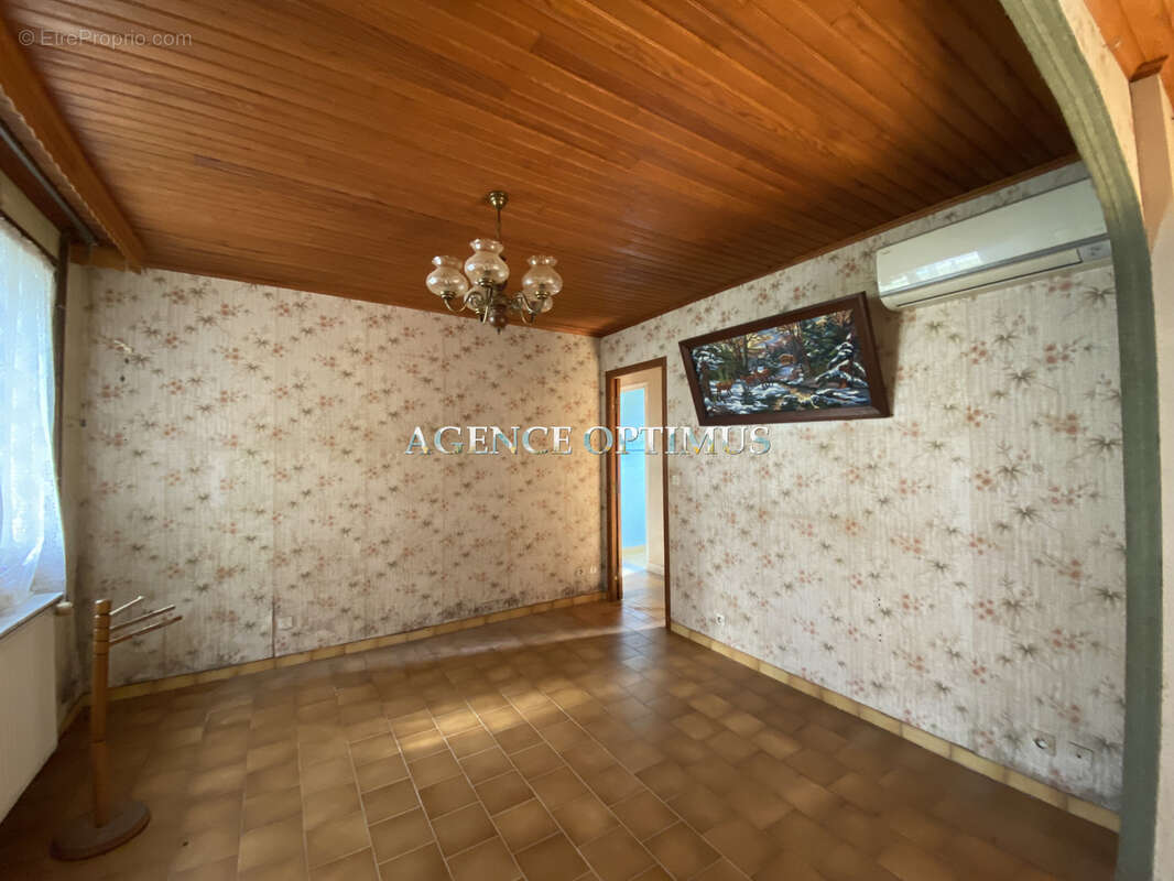 MAISON ANCIENNE A RAFRAICHIR - 104m2 de plain-pied avec dépendances - photo 7