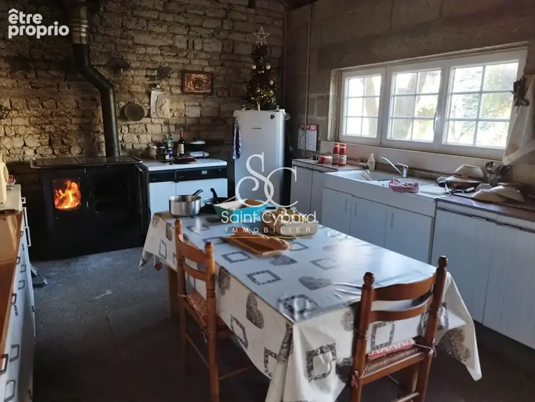À vendre : Corps de ferme à Douzat - 7 pièces, 5 chambres - photo 3