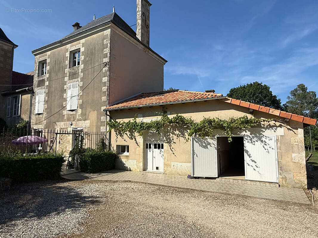 Nieuil l'espoir : charme et histoire - photo 3
